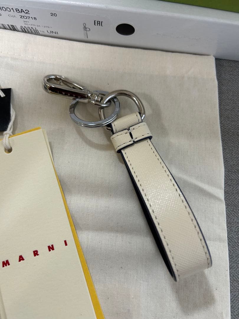 MARNI マルニ キーリング PCMI0018A2 LV520 ホワイト