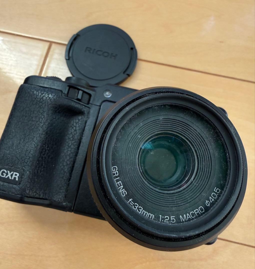 RICOH GXR ボディとレンズ２本