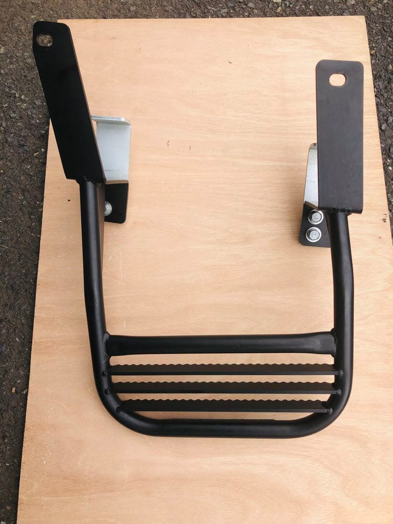 【sanconsan】JB23サイドステップ（運転席用）アピオ「ゲジゲジ君