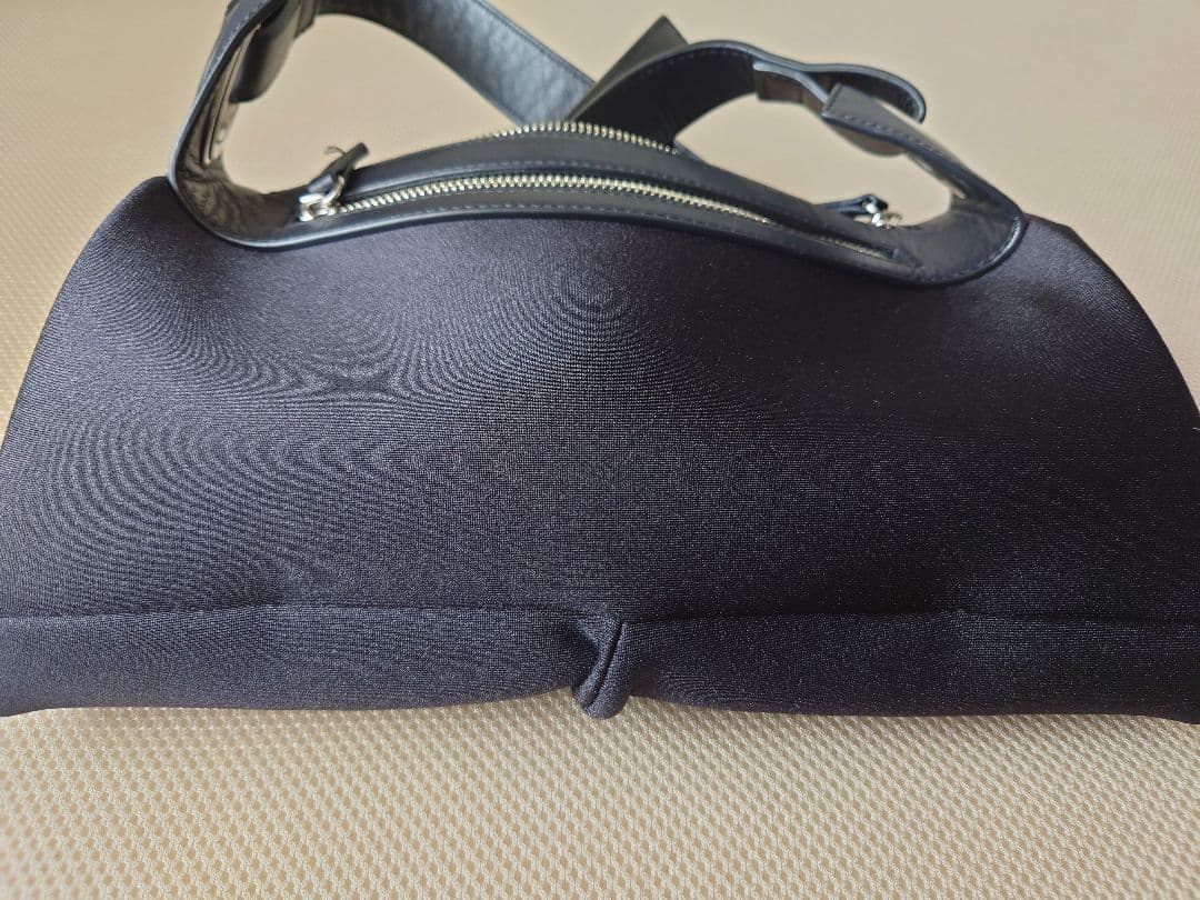 Kawa-Kawa 日本製WETボディバッグ　ブラックM