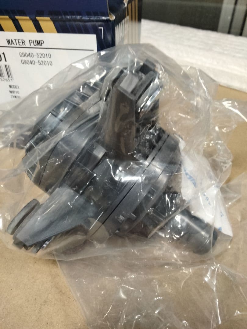 AISINウォーターポンプ WQT-001 G9040-52010プリウスアクア