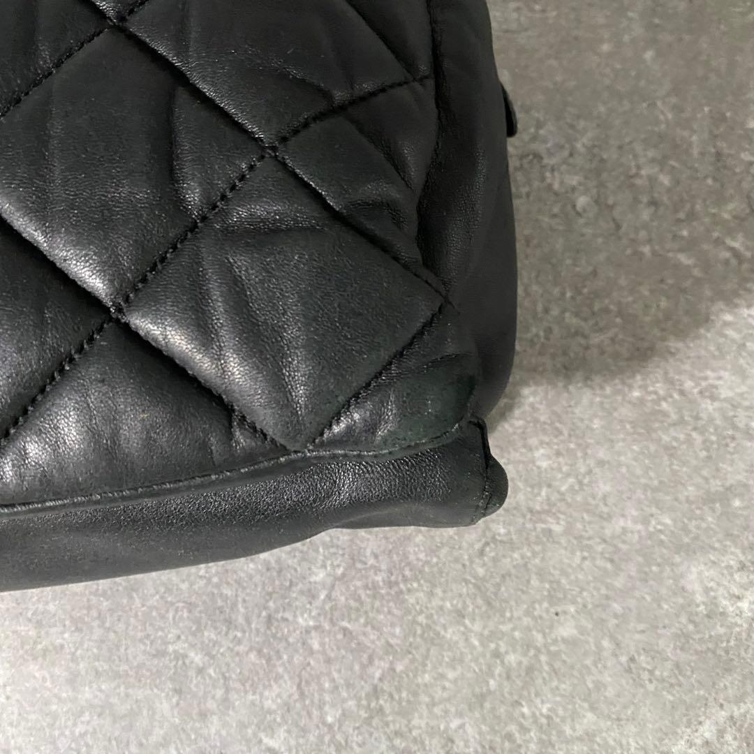 フェラガモ キルティングレザー 黒 チェーンショルダーバッグ マトラッセ ヴァラ