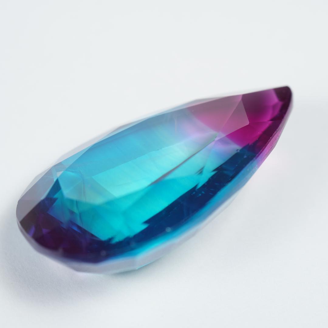 37.20ct バイカラー合成サファイア