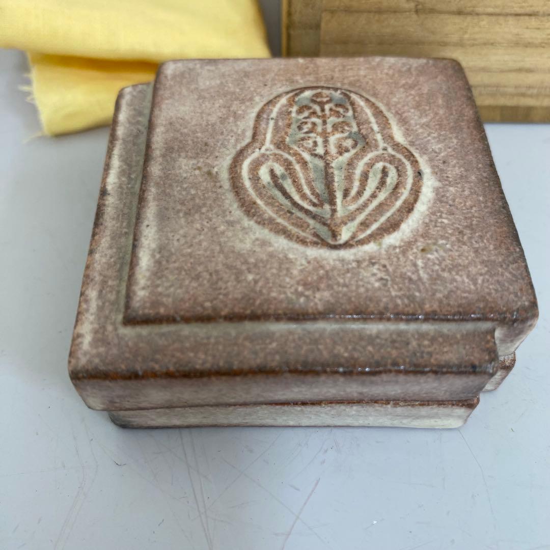 【共箱】萩　御紋香合　十四代　坂倉新兵衛造　布付き　山口県指定無形文化財