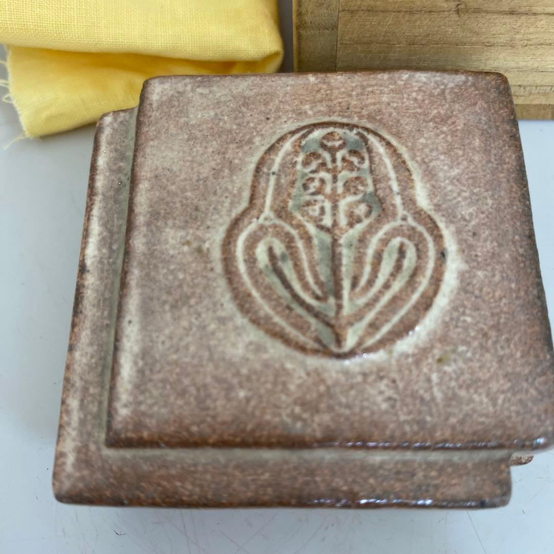 【共箱】萩　御紋香合　十四代　坂倉新兵衛造　布付き　山口県指定無形文化財