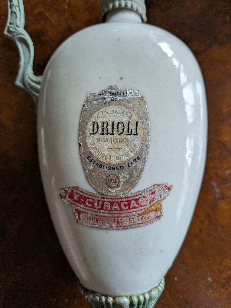 DRIOLI 陶器製エッチングボトル入りリキュール