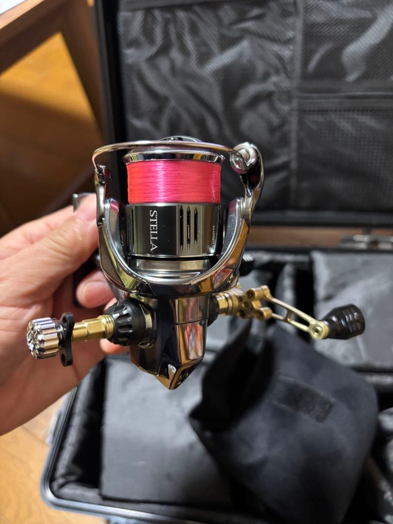 新年価格:新品未使用22STELLA c1000箱付き。34ハンドルセット