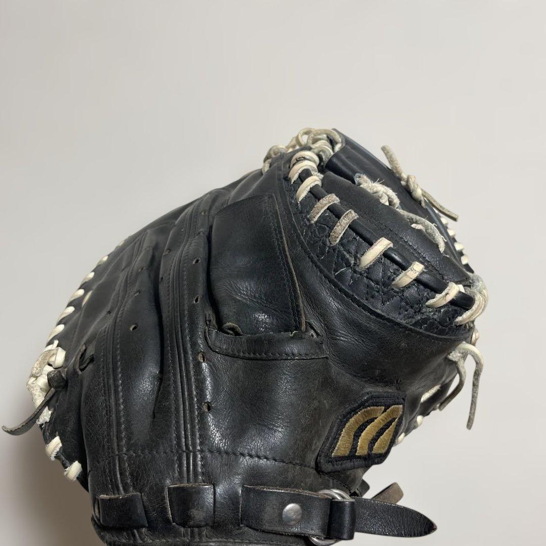 Mizuno 硬式グローブ 黒 金色ロゴ