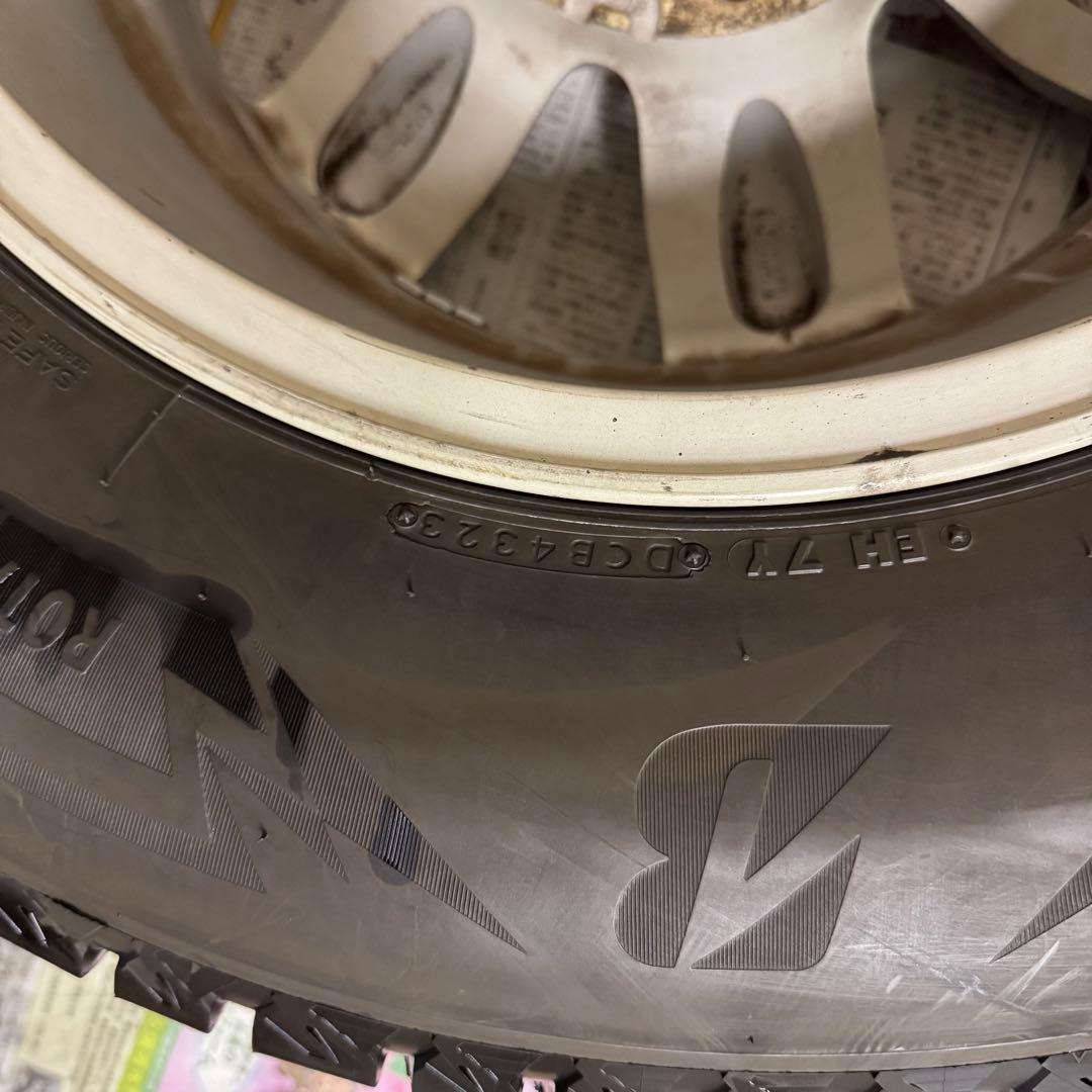 プラド150 純正17インチ BLIZZAK DM-V3 265/65R17