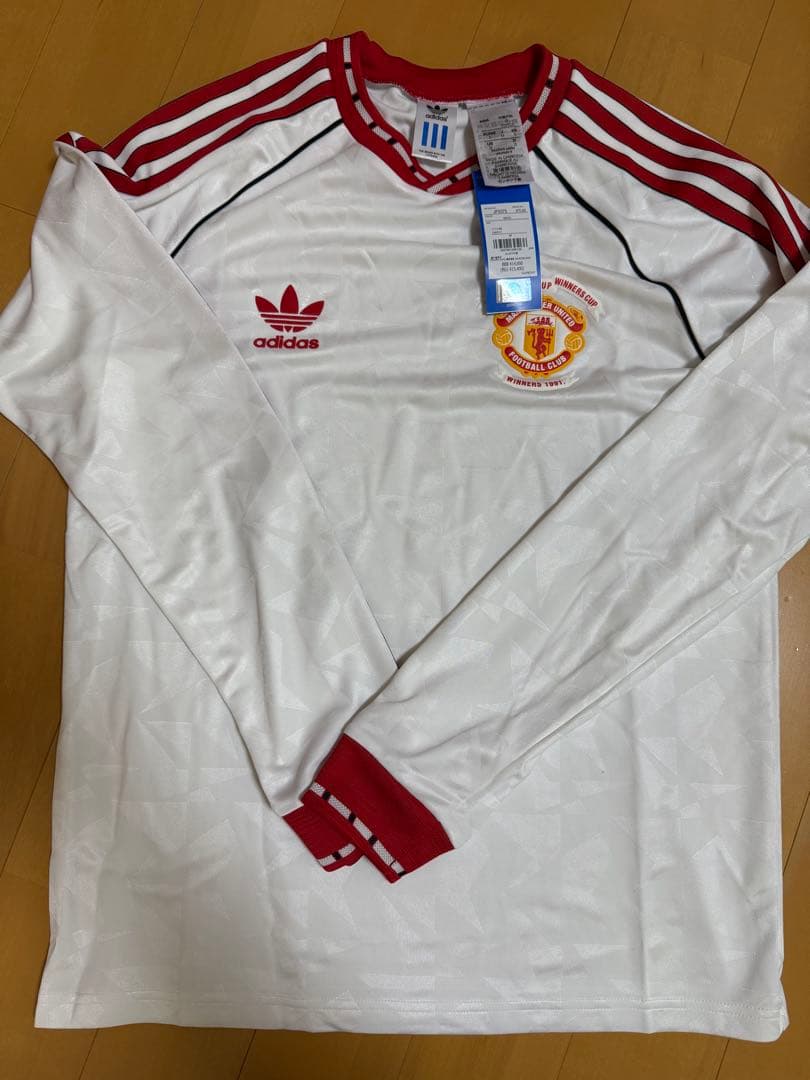 アディダス　マンチェスターユナイテッド　長袖シャツ