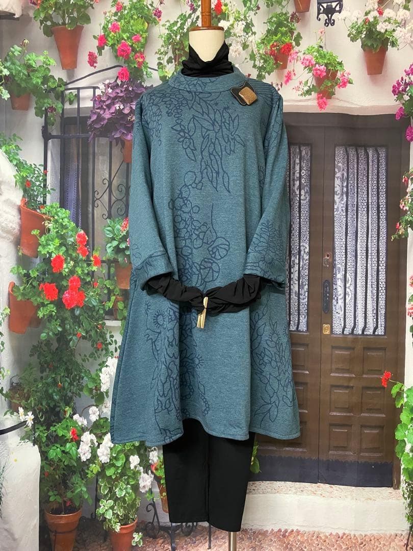 花210新品 厚手 裏起毛 上品♪ ボタニカルプリント Aラインワンピース