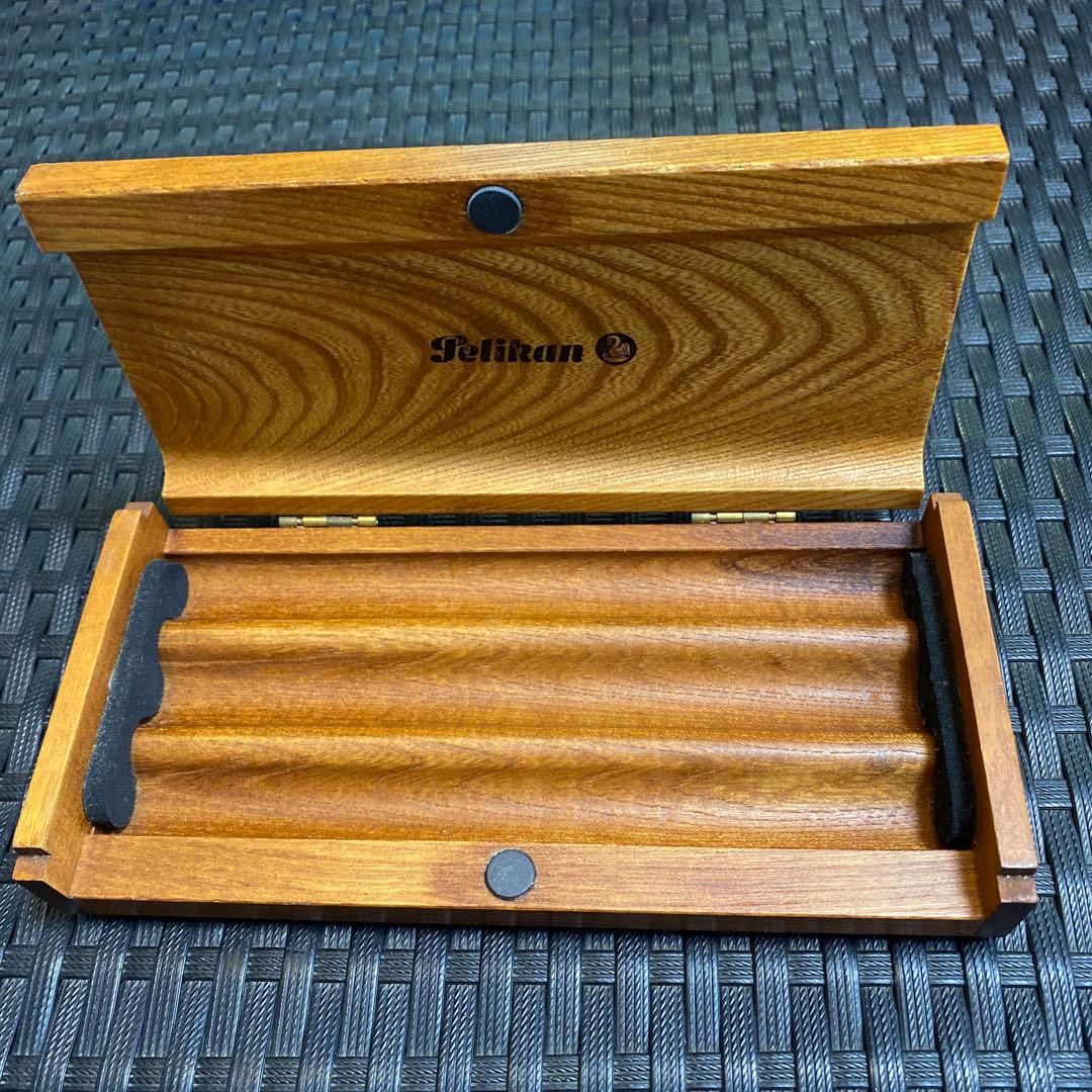 Ｐelikanペリカン木製ペンケース　万年筆入れ　 創立150年記念