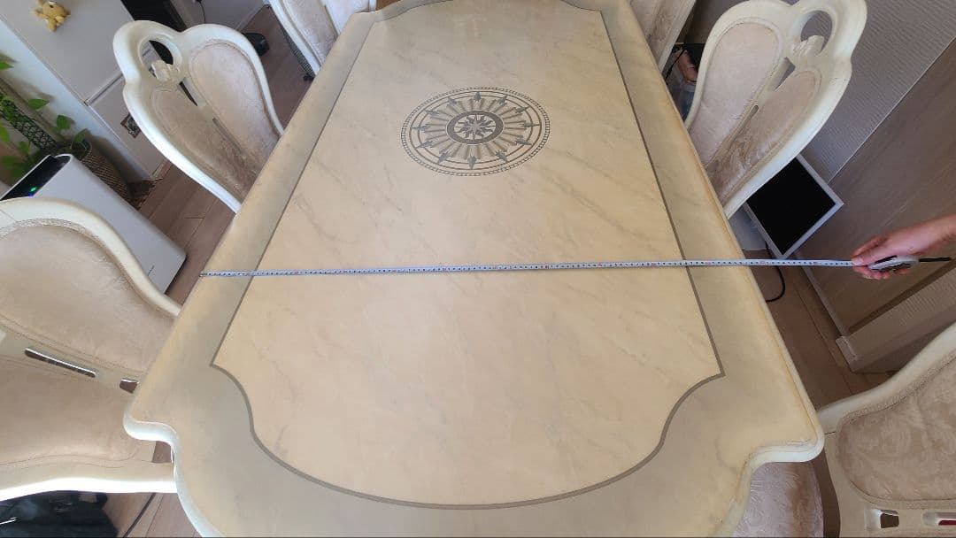 送料込み　ヴィンテージ、イタリア製クリーム色の長方形テーブルと椅子6脚セット