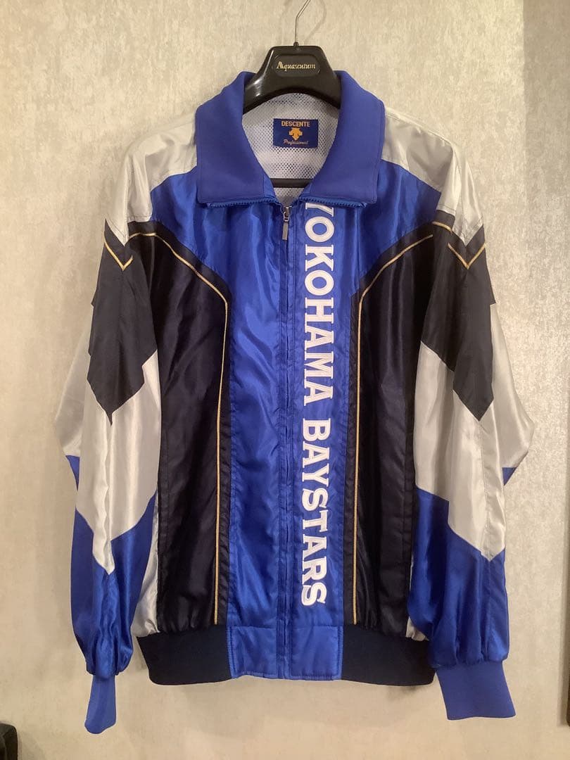 横浜ベイスターズ　スタッフ　ウエア　デサント　スタジアムジャンパー