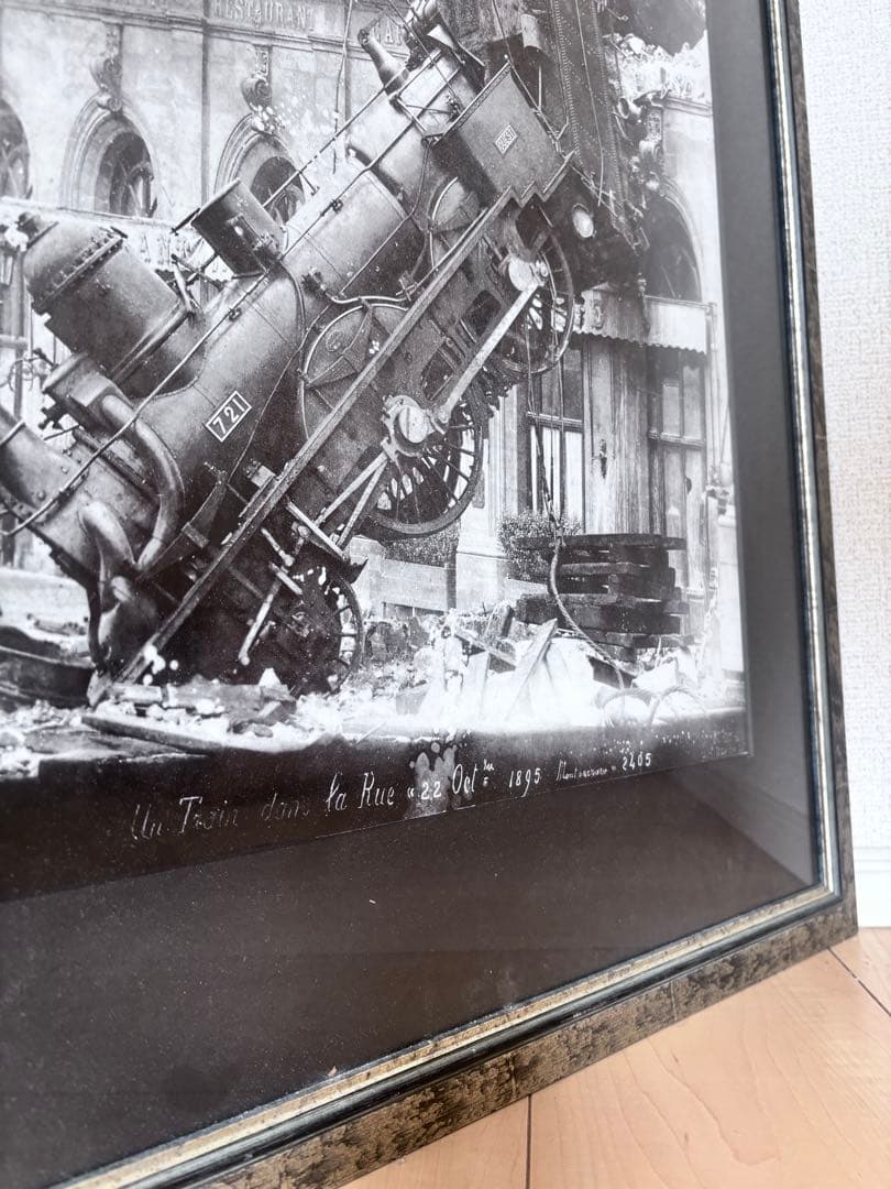 560×715 mm 鉄道写真　モンパルナス駅脱線事故　1895年　機関車