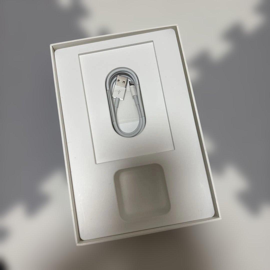 Apple iPad 4 10.2インチ シルバー 本体と箱