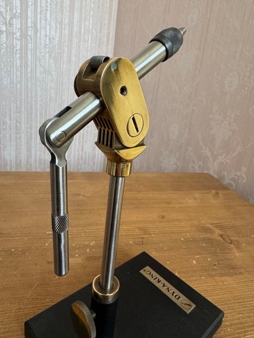 DYNA-KING フライタイイングツール