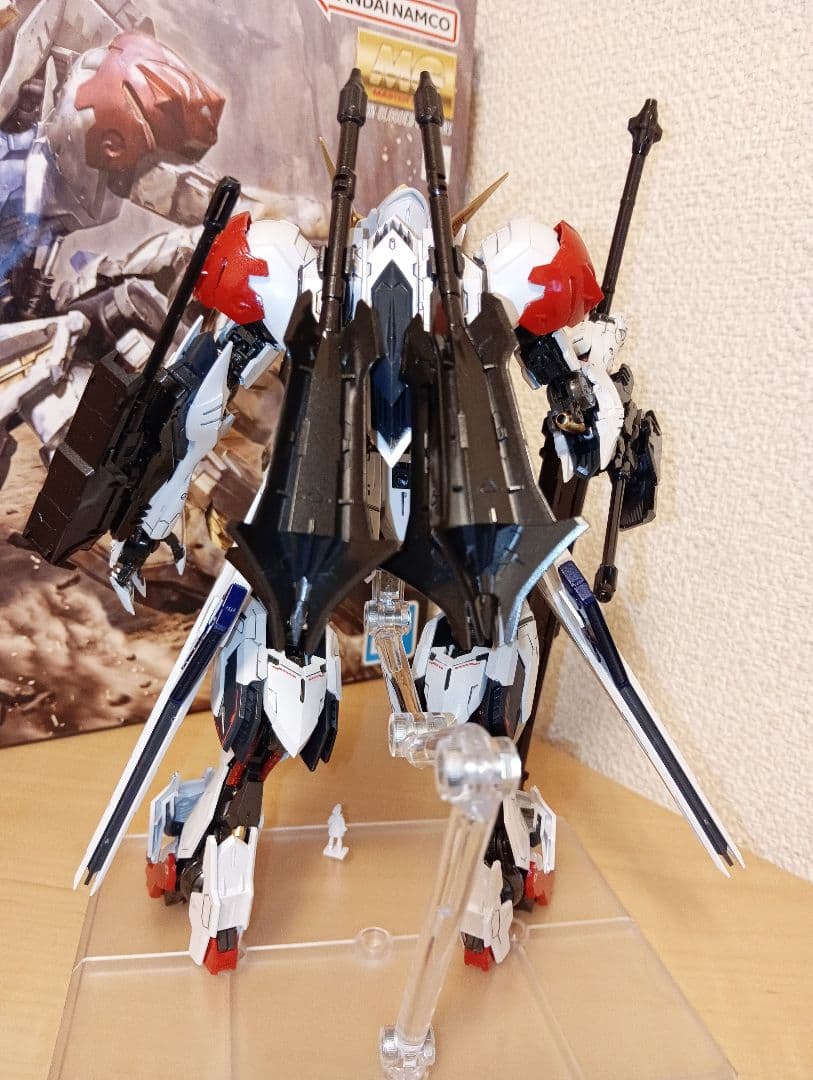MGバルバトスルプス　全塗装完成品　アクションベース８付き