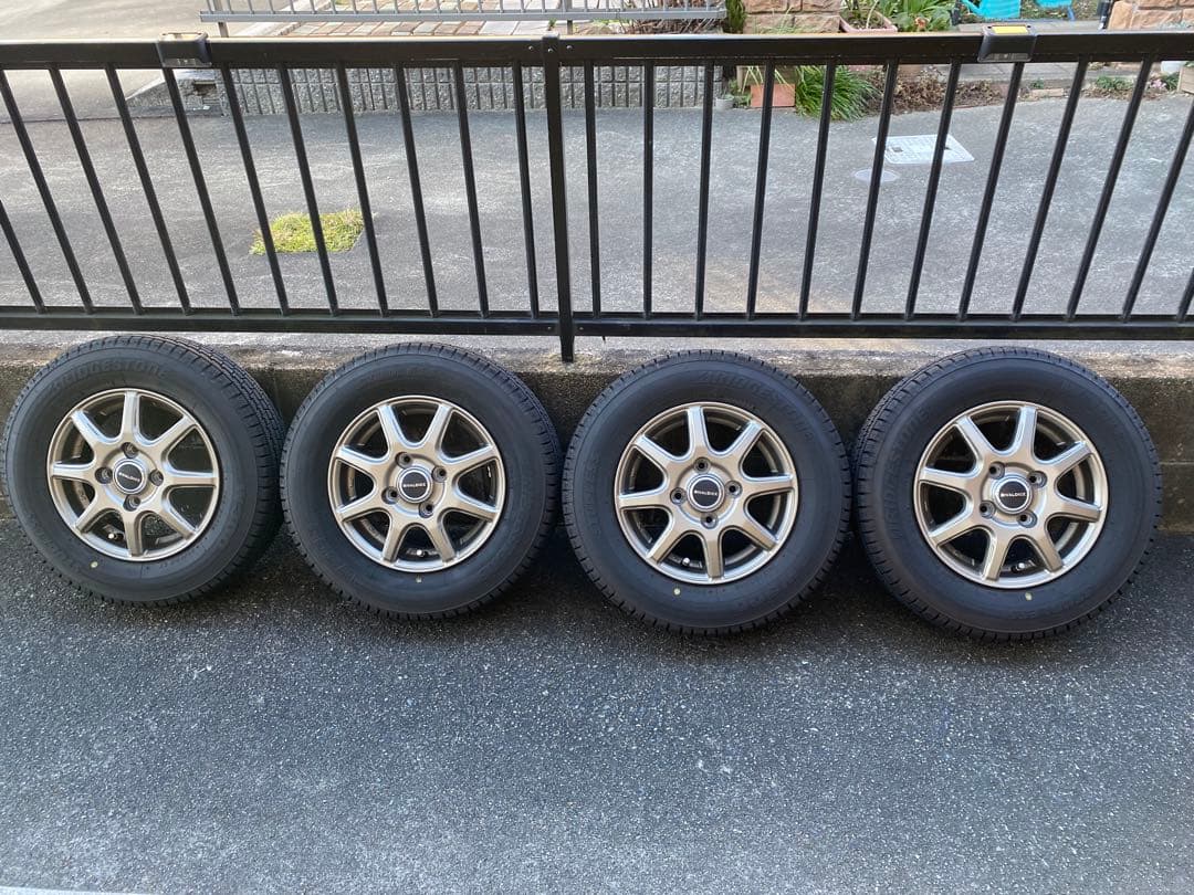 スタッドレスタイヤ、ホイール4本セット 145/80R12