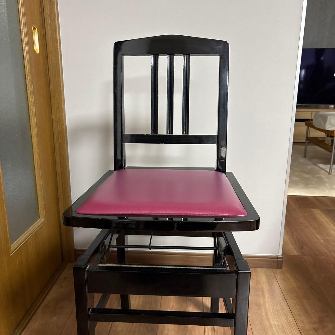 ピアノ背もたれ付黒椅子　トムソン椅子