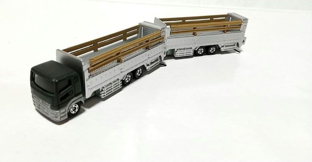 トミカ 改造 三菱ふそう スーパーグレート 家畜運搬車 フルトレーラー