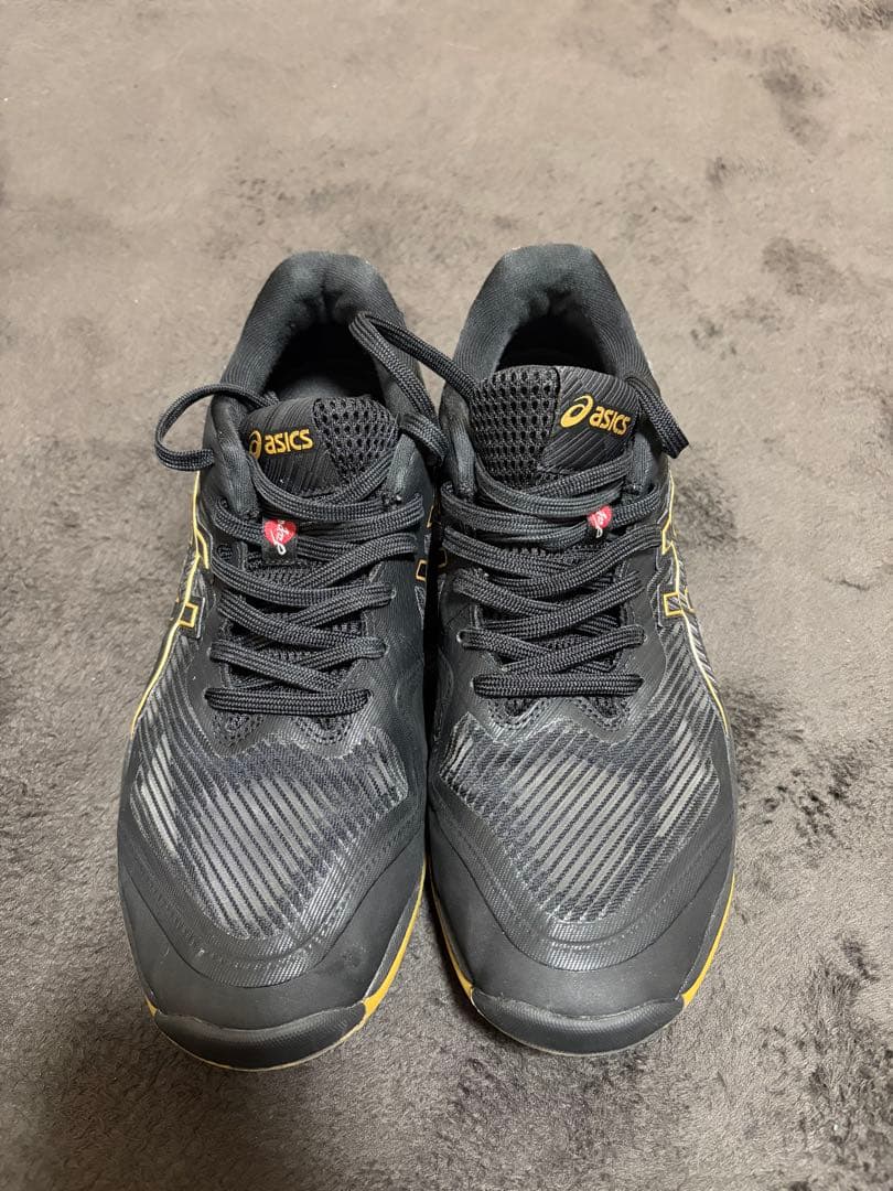 大人気asicsローテJAPAN 黒金　バレーシューズ