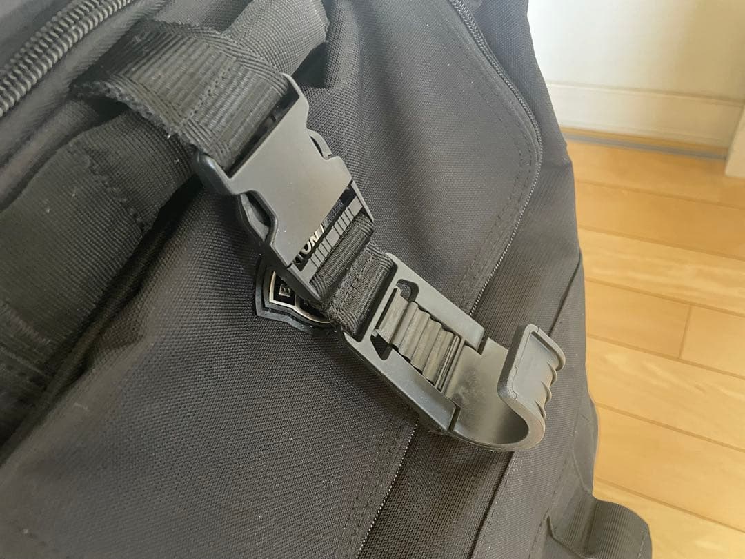 BURTON 大型キャリーバッグ ブラック