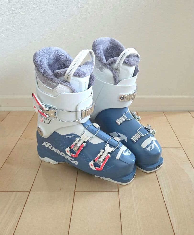 美品破損無【NORDICA】スキーブーツ 24.5 ブーツクリーニング済バッグ付