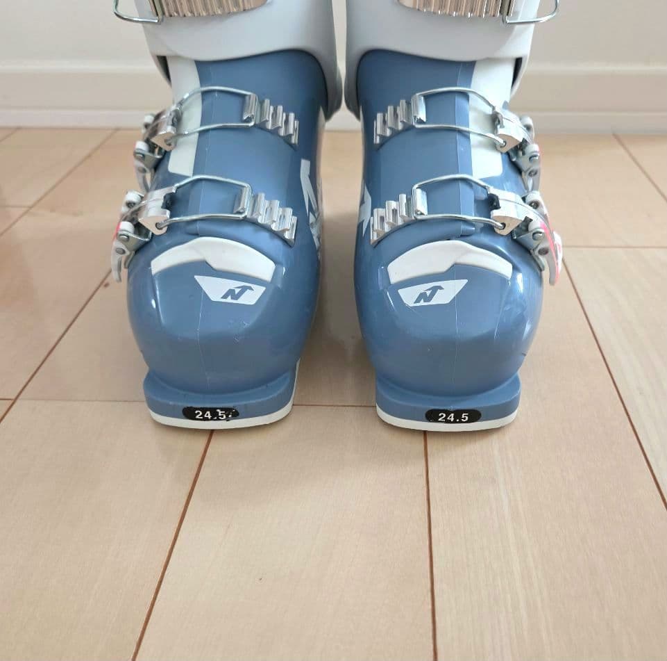 美品破損無【NORDICA】スキーブーツ 24.5 ブーツクリーニング済バッグ付