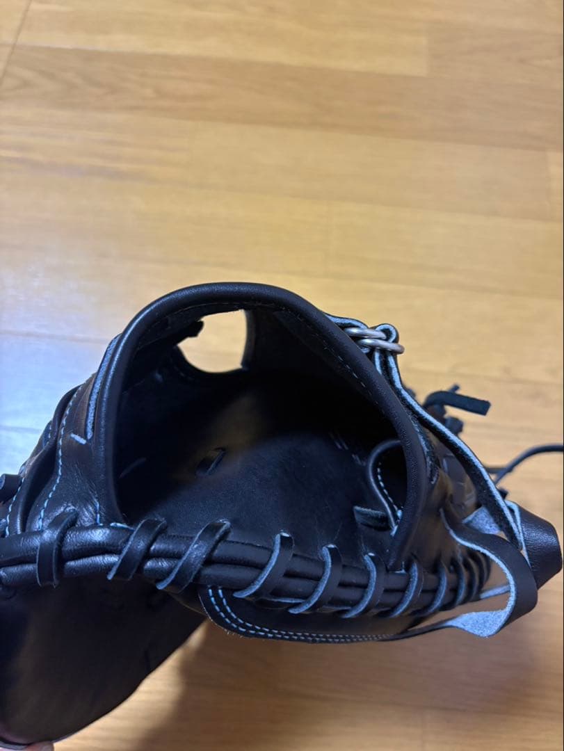 硬式野球グローブ 黒 レザー製
