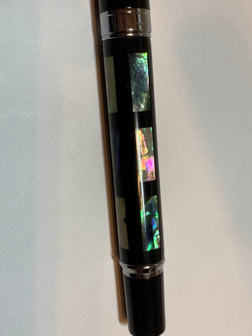 貝殻デザインの万年筆