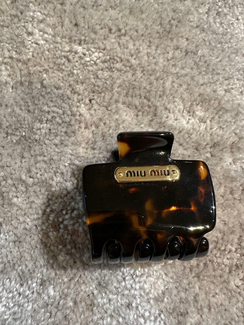 MIUMIU ヘアクリップ