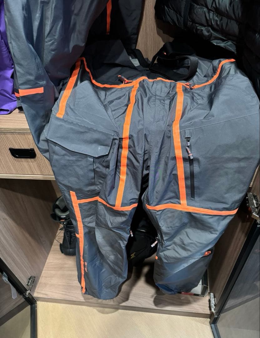 Burton breaker gore tex pro スノーウェア　上下セット