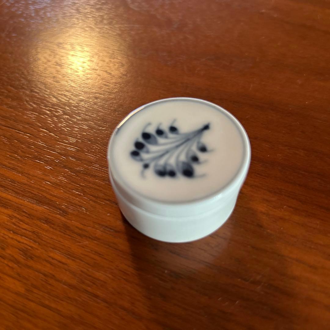 ロイヤルコペンハーゲン ハンドペイント ブルーフルーテッド ピルケース 蓋付き