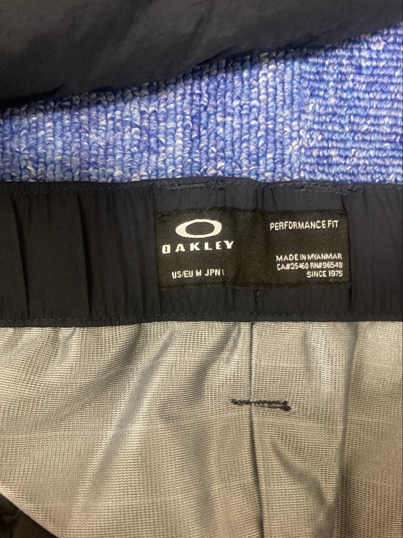 ゴルフ　2025年　セットアップ　冬用　オークリー