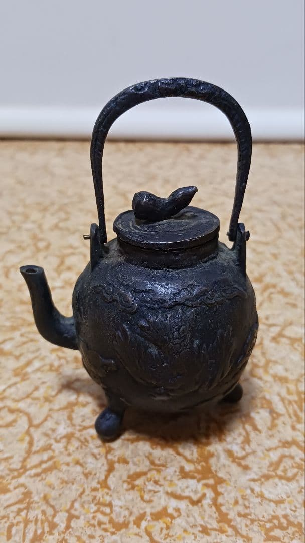 時代物　銅製　鉄瓶形　翼龍図　摘み瓢箪　三足　水滴　江戸期　鉄瓶