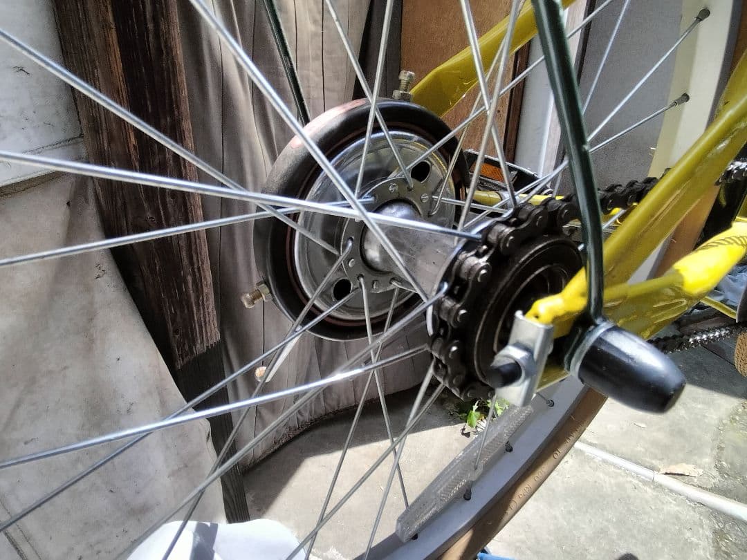 イエロー折りたたみ自転車 ミニベロ 小径ホイール