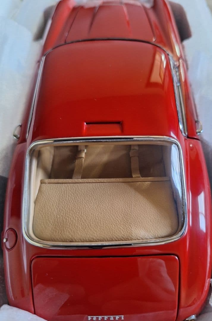 CMC フェラーリ 250GT Berlinetta (SWB) 1/18