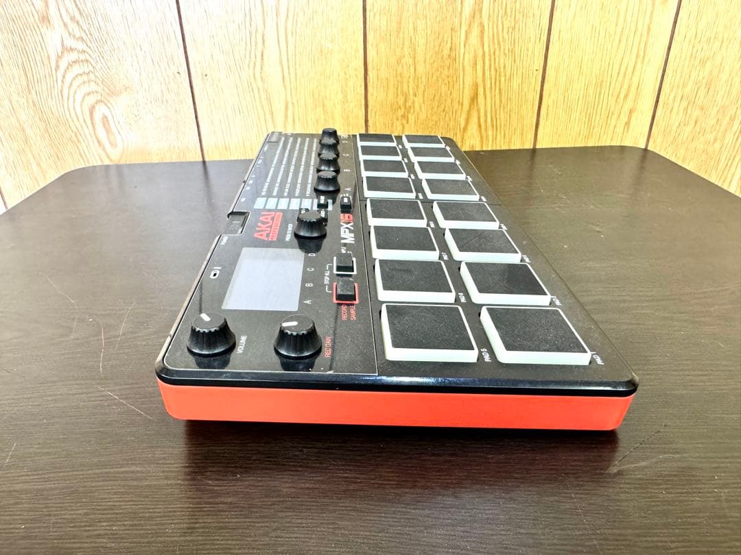 AKAI アカイ プロフェッショナル MPX16 MIDIコントローラー