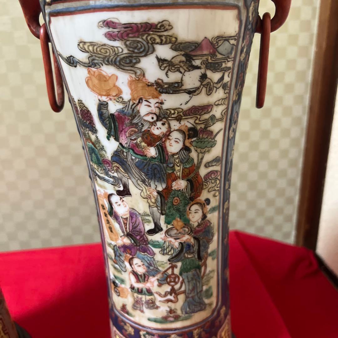 大清嘉慶年製　中国の武神が描かれた双耳付きの人物花瓶です。﻿骨董　アンティーク