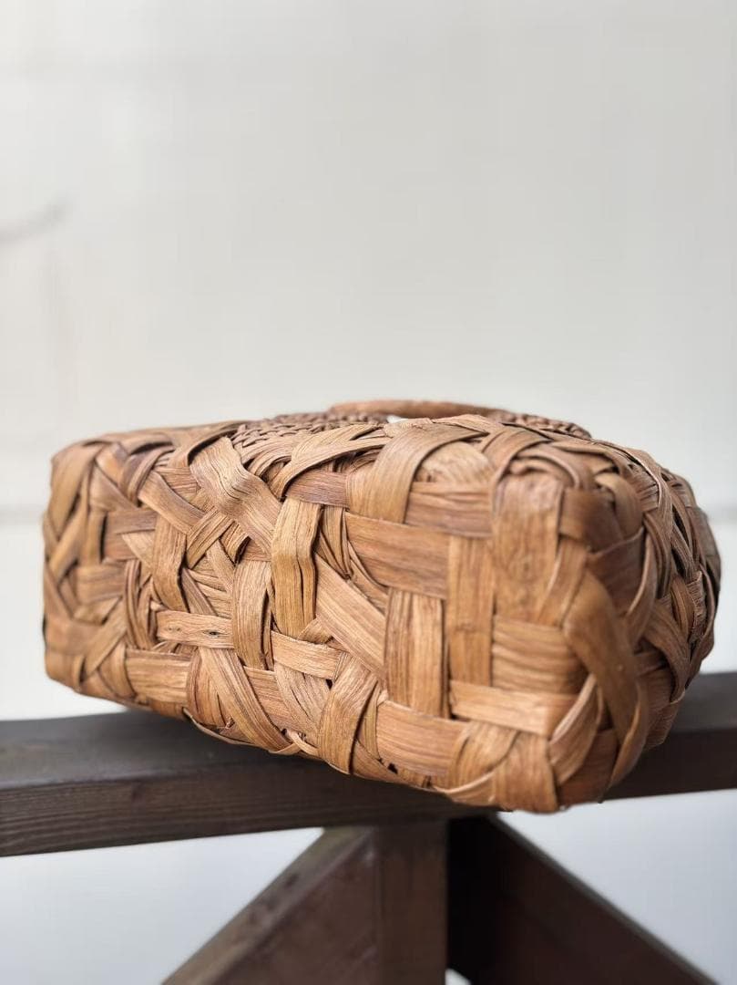 山葡萄　手作り　かごバッグ　乱れ編み、花編み　オリジナルデザイン