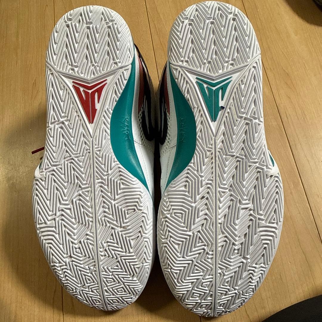 Nike バスケットボールシューズ ホワイト/ブラック/ターコイズ