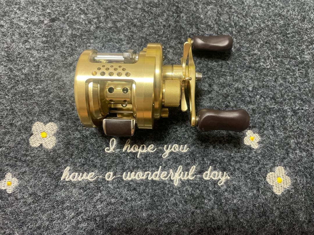 こ*ろ様 ⭐ SHIMANO(シマノ)カルカッタコンクエスト200