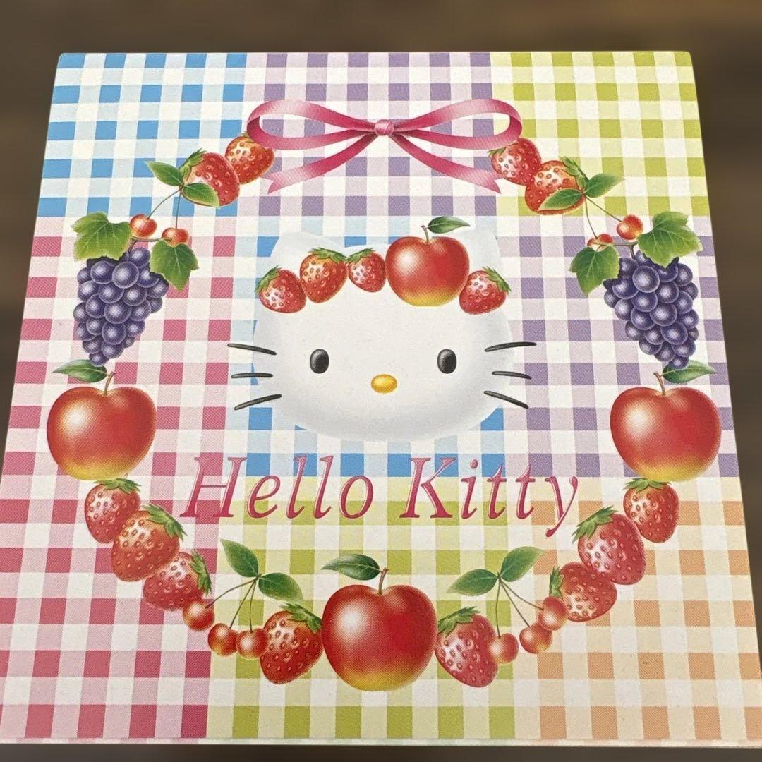 ❤*中様 新品♡サンリオ ハローキティ フルーツイチゴの香り付き スクエアメモ