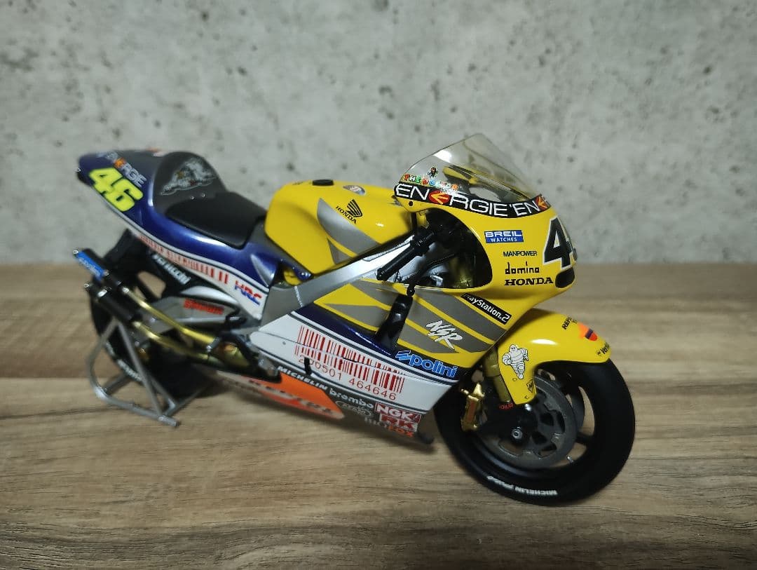 ミニチャンプス ホンダ NSR 500 Valentino Rossi