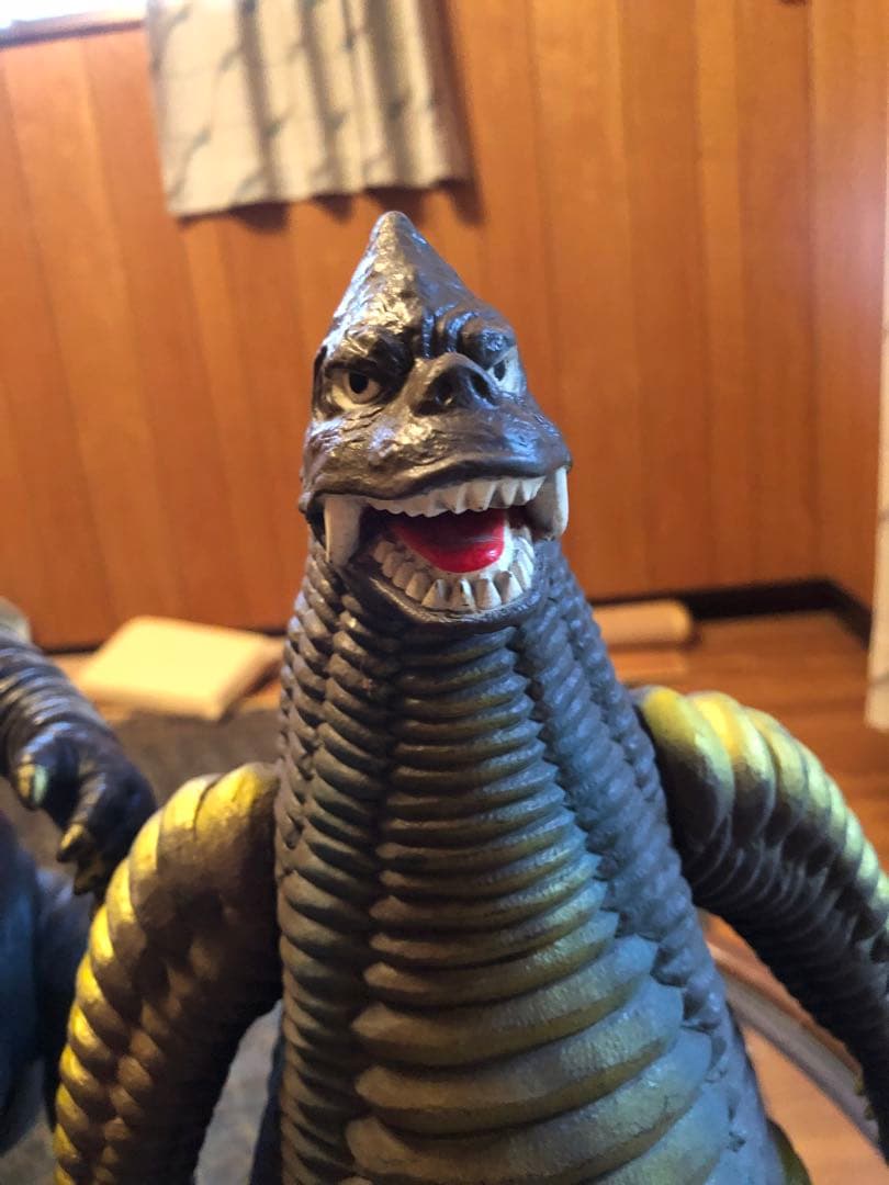 【早い者勝ち】特大サイズ！！ウルトラマン怪獣フィギュア！