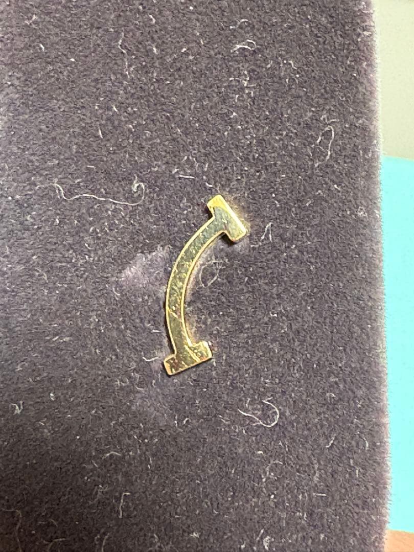 ティファニー　片耳のみ　スマイルピアス　イエローゴールド