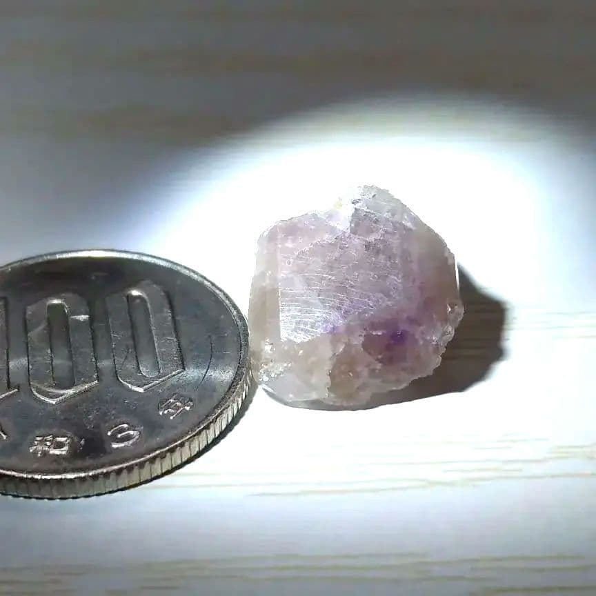 ハックマナイト結晶　希少宝石鉱物標本