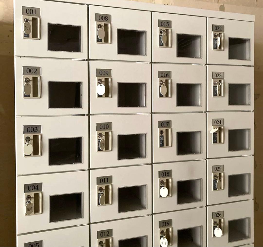 多人数ロッカー　鍵付きロッカー　シューズロッカー　28人用　番号付き