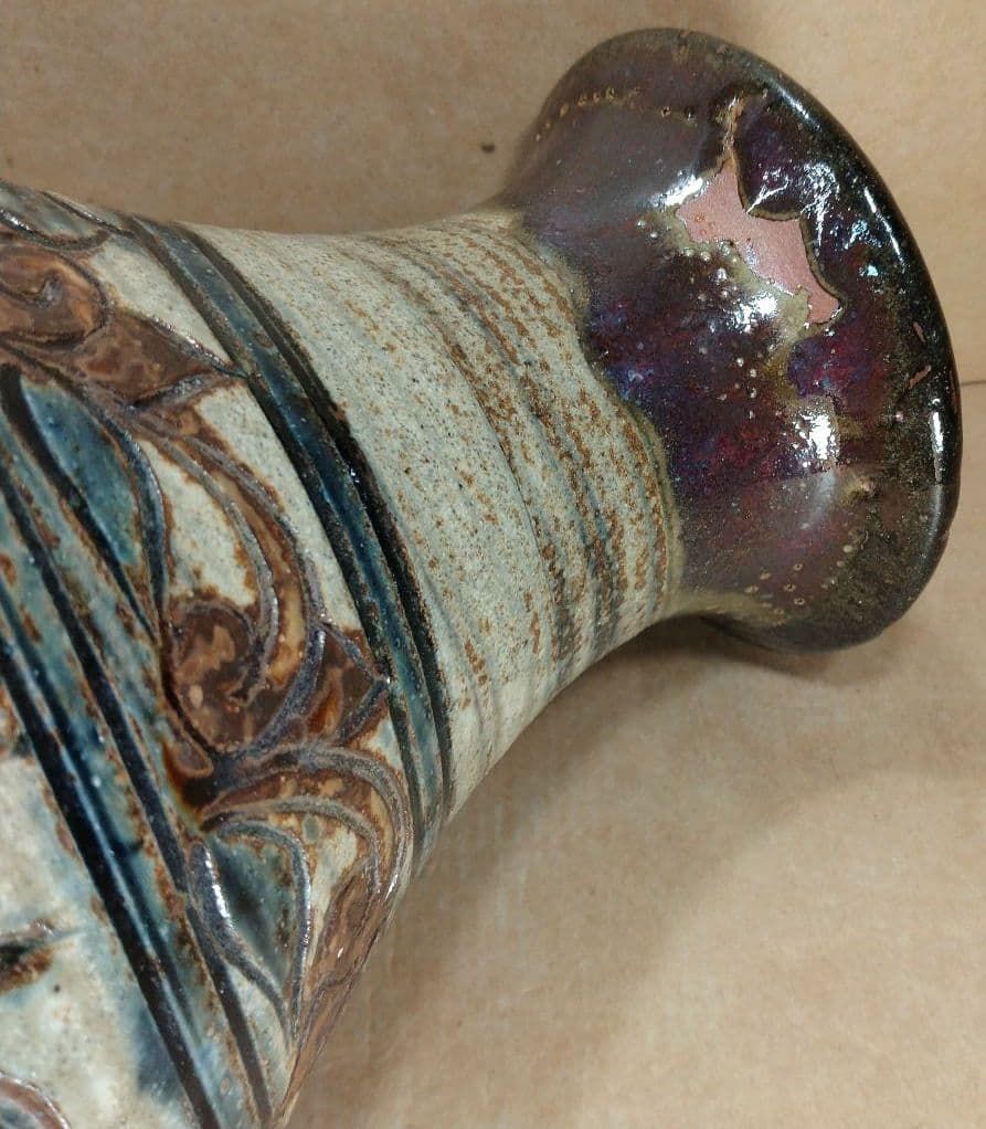 【本物保証】金城次郎 壷屋焼 海老魚紋壷(海老2魚2）共箱 人間国宝 ｈ31㎝